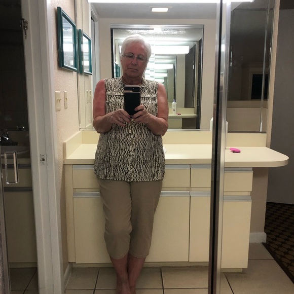 Meet your Posher, Robin - Picture 4 of 5